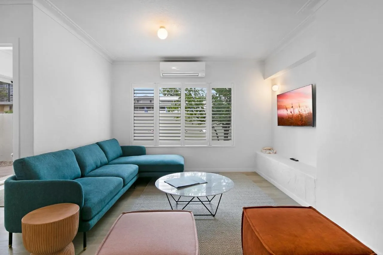 Вилла Mediterranean-Inspired Surfers Paradise Escape Голд-Кост 0*,