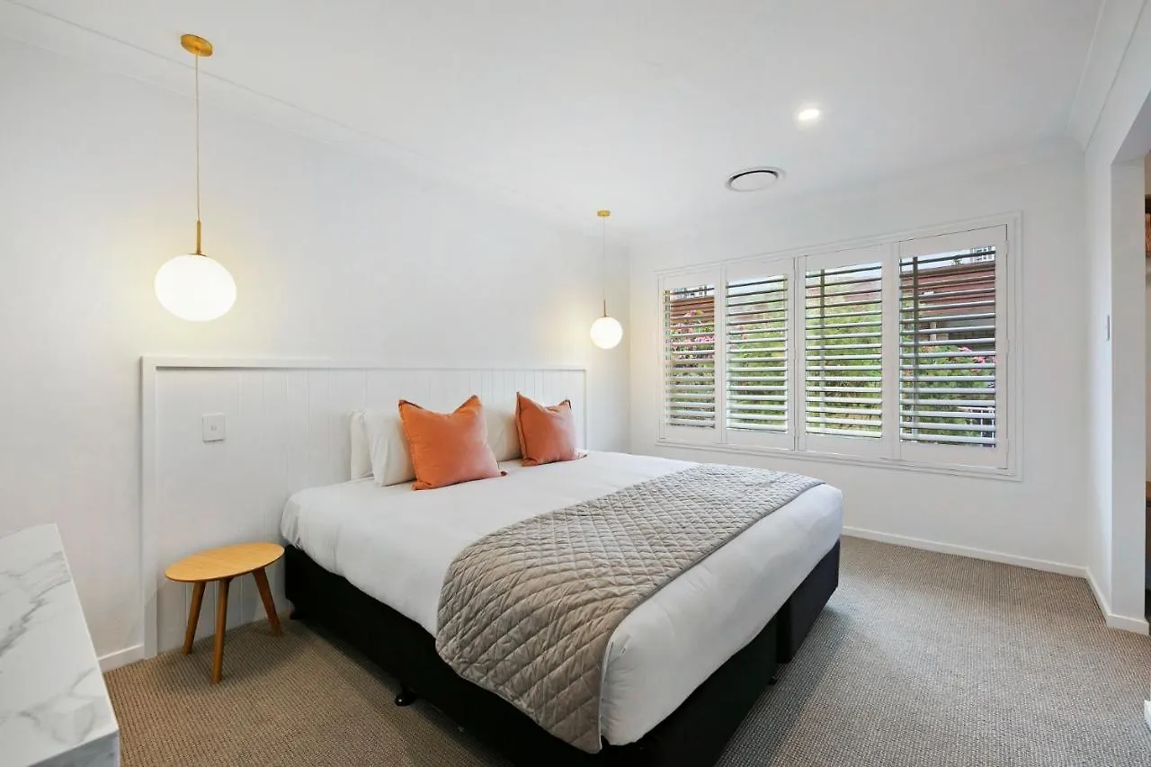 Вилла Mediterranean-Inspired Surfers Paradise Escape Голд-Кост
